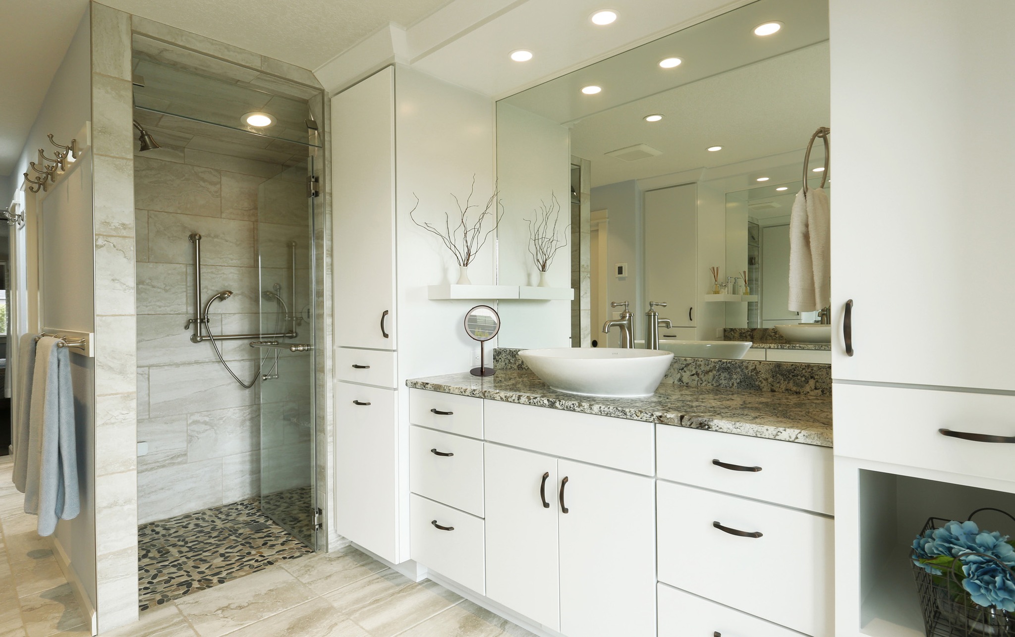 Wellborn Frameless Cabinets - bathroom vanity